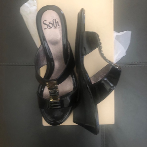 Sandals - Picture 3 of 5